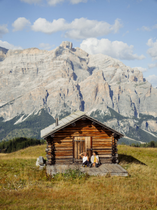 What to bring for a multi-day hike in a hut